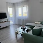 Bella Lux